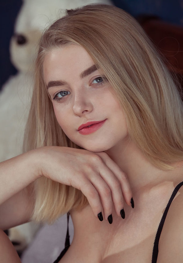 Элизабет, 25 лет, 4 размер груди